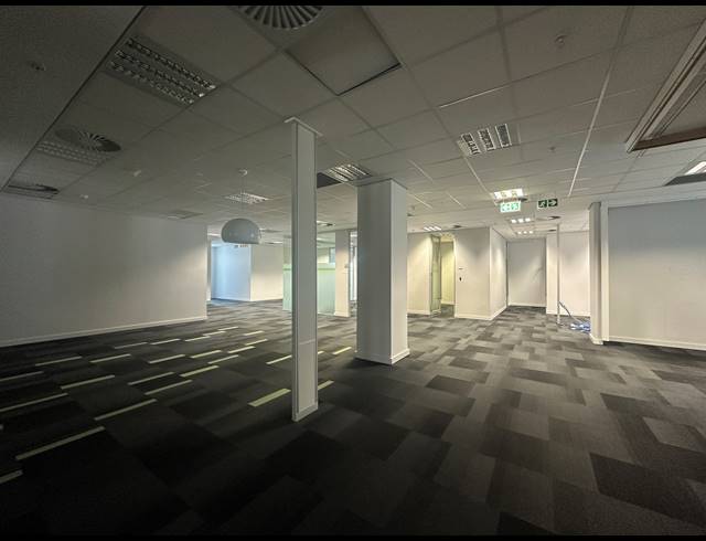 545M² OFFICE TO LET IN SANDTON CENTRAL